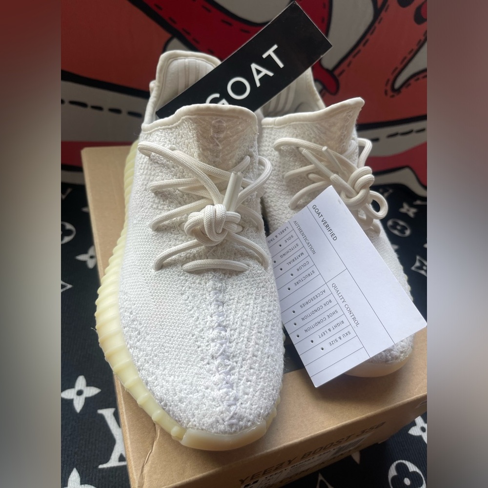 Yeezy boost 350 V2 (Cream)🔥